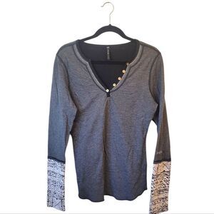 Alp-N-Rock Grey Tribal Sleeve Henley Blouse Women's Size M
